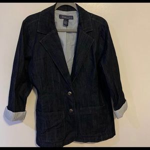 Dark navy jean blazer 
Women’s Size Xl